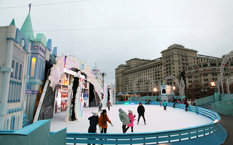 Ледовый театр и каток на площади Революции